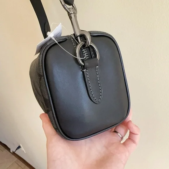 Coach Signature Black UNISEX Bag
NWOT - Picture 5 of 8